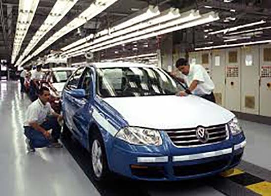 Producción y exportación de autos repuntaron en mayo: AMIA