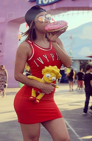 Yanet García cautivó con derriere las playas de California