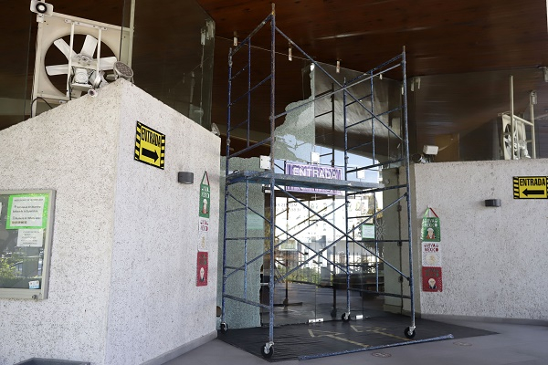 Reparan fachada de iglesia en Las Ánimas tras ser vandalizada