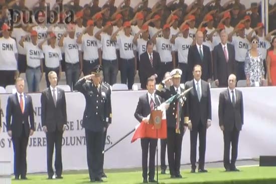 Peña Nieto tomó protesta a soldados del servicio militar nacional