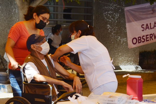 Del 18 al 22 de mayo, vacuna COVID en Puebla a adultos de 50 años en adelante y embarazadas mayores de edad