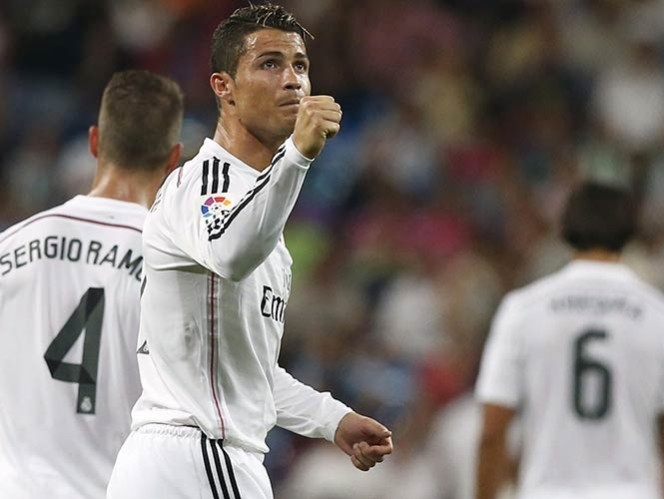 Cristiano Ronaldo dio bienvenida al Chicharito