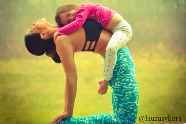 Madre e hija haciendo Yoga, la sensación en Instagram