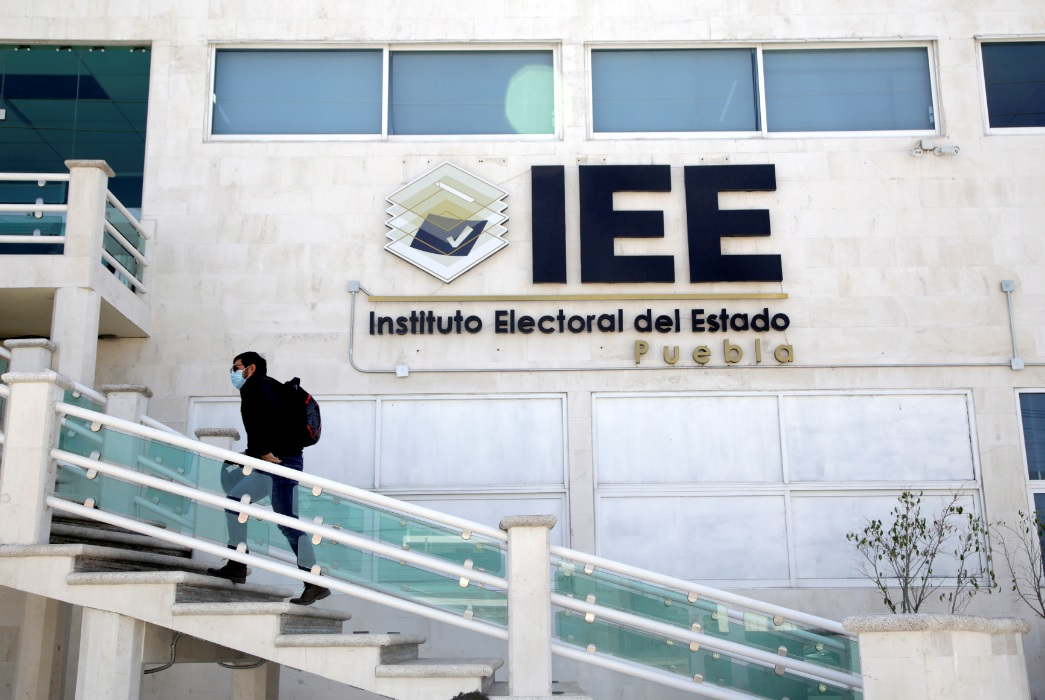 IEE: 13 partidos firman pacto por elecciones libres de violencia