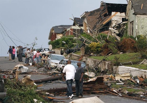 Al menos 16 mexicanos resultaron afectados por tornados en EU