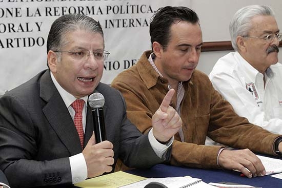 Doger pide frente a Pablo Fernández nuevo dirigente para el PRI
