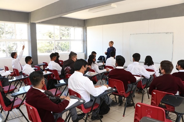 Más de un millón de estudiantes poblanos regresan a clases este 17 de abril