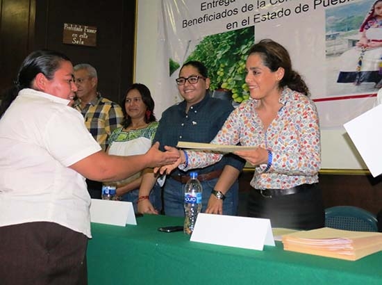 INAES entrega 16 mdp a mujeres de la Sierra Norte de Puebla para proyectos productivos