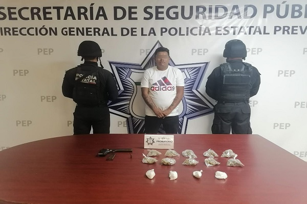 Detienen a chofer de “El Chupón”; presuntamente paga protección a policías municipales de Puebla