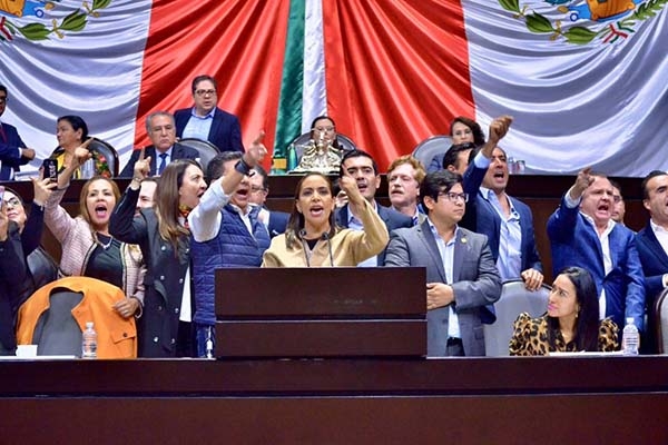 Oposición exige renuncia de AMLO por soltar al hijo de “El Chapo”