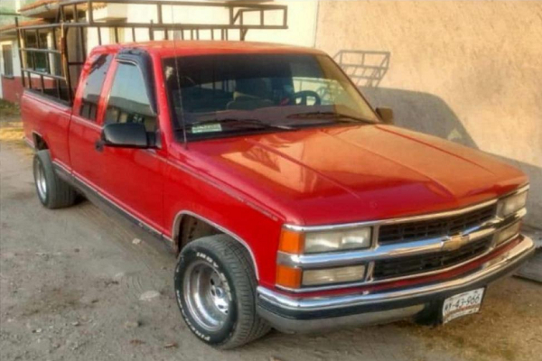Roban camioneta con muebles y golpean a familia en Lara Grajales, Puebla