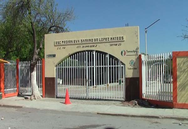 Denuncian a profesor de primaria por mostrar videos pornográficos
