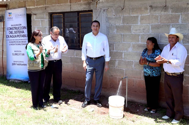 RMV inaugura sistema de agua potable en Guadalupe Almolocayan