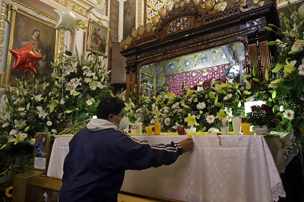 FOTOS: Poblanos acuden a celebrar al Señor de Las Maravillas