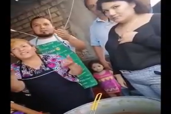 ¡No existe el coronavirus! vendedores de carnitas golpean a personal de PC de Tehuacán