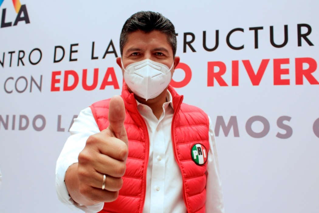 El panista Eduardo Rivera es presentado como candidato del PRI a la alcaldía de Puebla