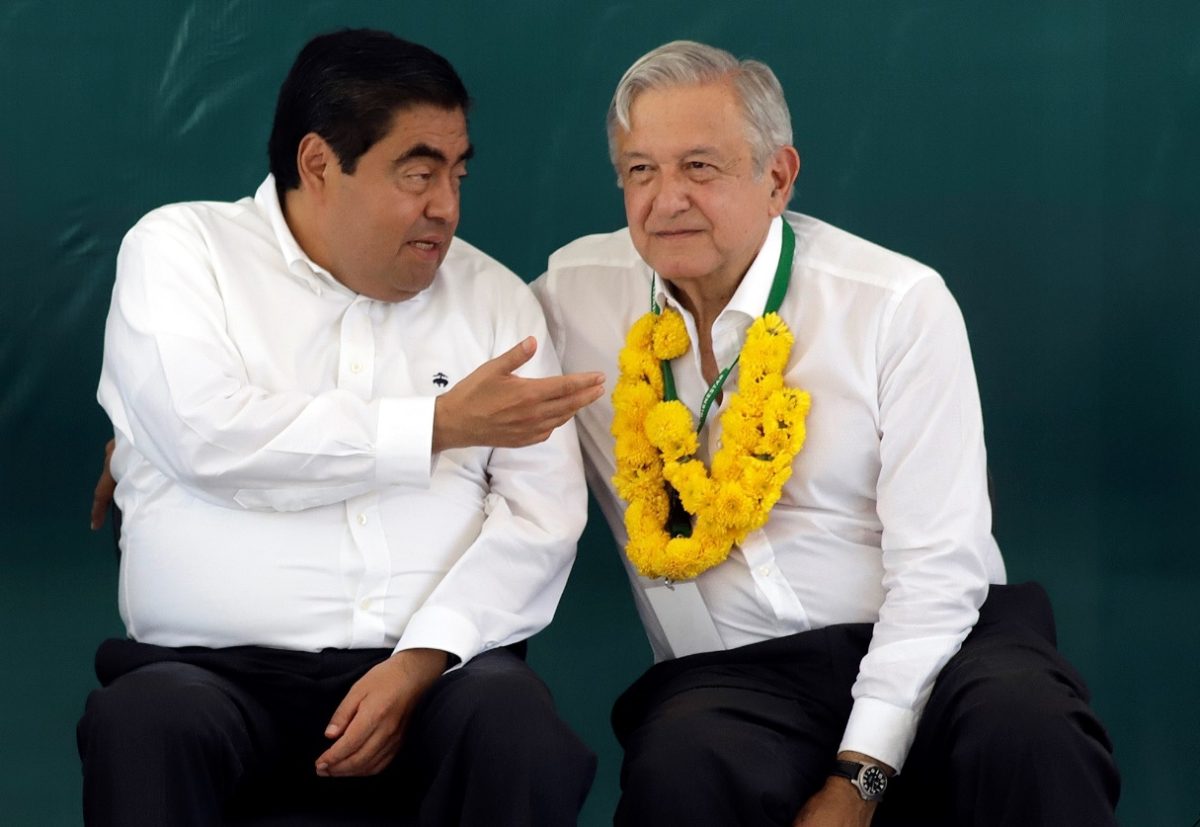 Barbosa se compromete a erradicar corrupción en salud durante primera gira con AMLO