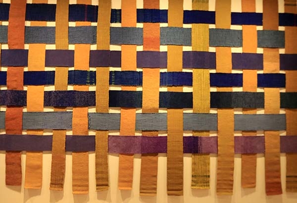 El Museo Amparo presenta la exposición “Hilos Libres” de Sheila Hicks