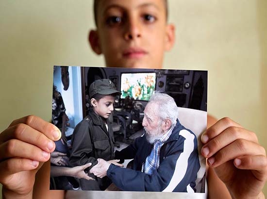 Marlon, el niño que quiere ser como su ídolo Fidel Castro