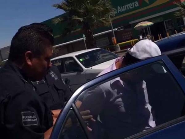 Maestro acudió ebrio a dar clases; fue detenido