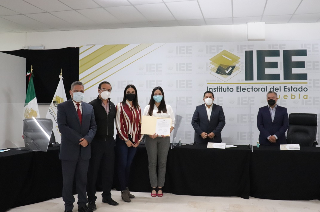 IEE entrega constancias de mayoría a nuevas diputadas por orden del TEEP