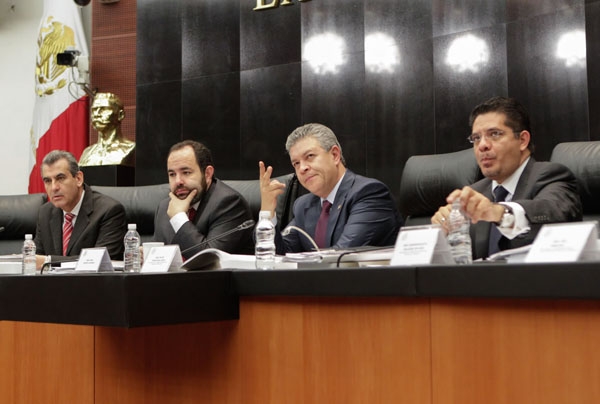 Senadores suspenderán debate energético por partido del Tri