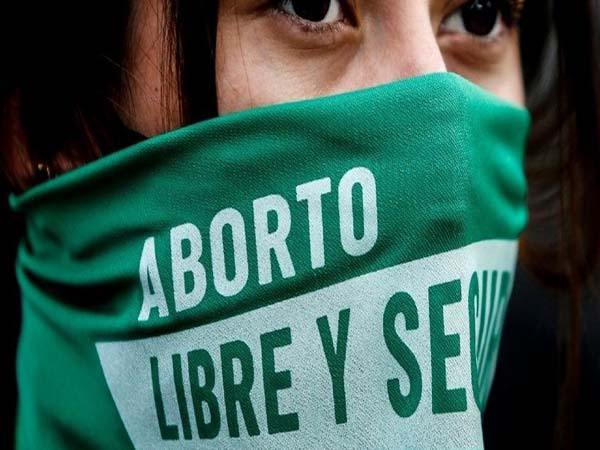 Crece número de poblanas que van a abortar a CDMX