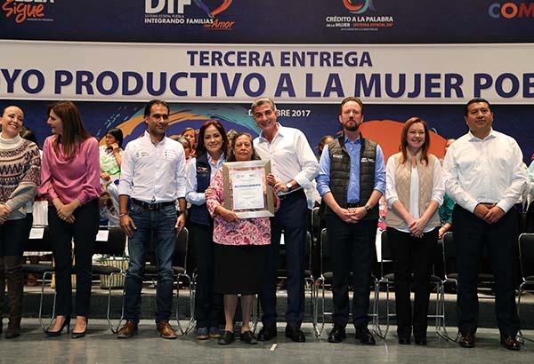 Dinorah López y Tony Gali presiden tercera entrega de “Crédito a la palabra de la Mujer”