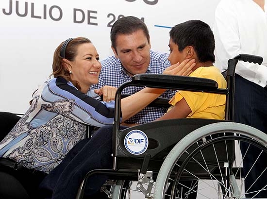 RMV y Martha Erika Alonso reafirman compromiso con personas con discapacidad