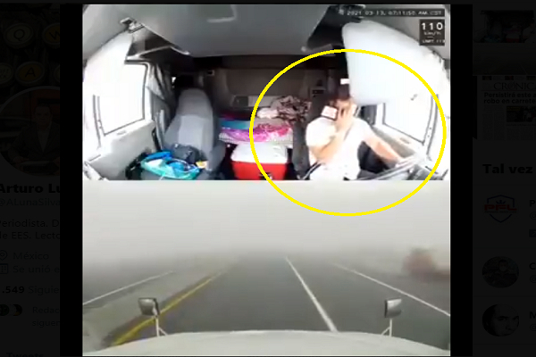 VIDEO: Por hablar por teléfono, trailero colisionó vehículos y caseta en la Amozoc-Perote