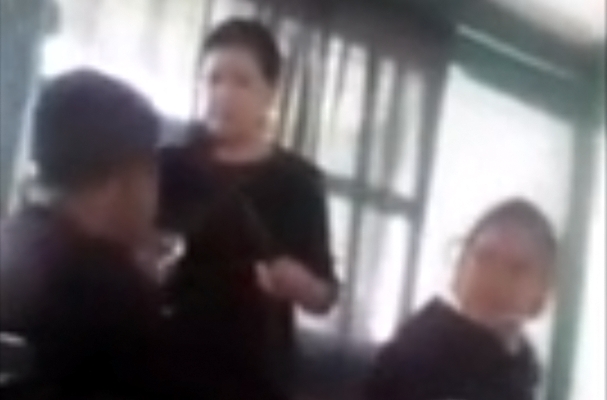 VIDEO: Maestra de Puebla bebe tequila con alumnos en clase; fue cesada