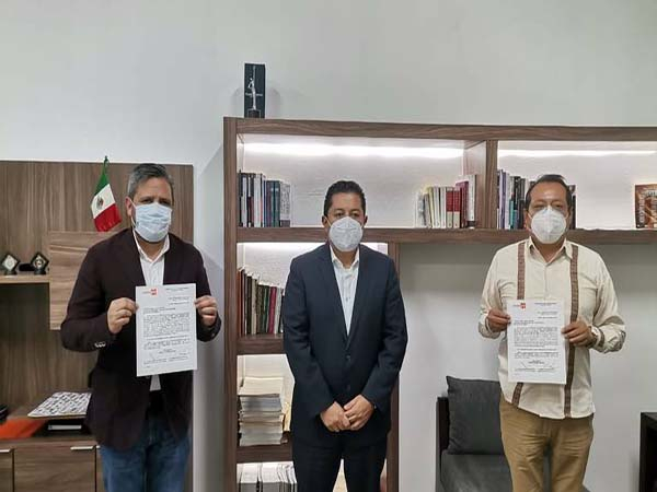 Formalizan alianza Morena-PT en Puebla; PVEM va solo