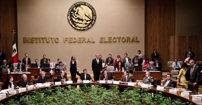 IFE infló su nómina en mi 388 mdp en cuatro años