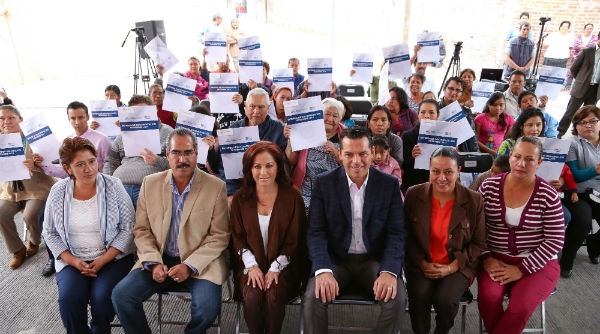 DIF y sindicatura reponen documentos oficiales a afectados por lluvias en La Libertad