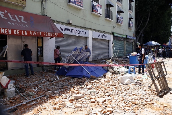 Sismo de 7.1 grados sacude a Puebla; el epicentro en el límite con Morelos