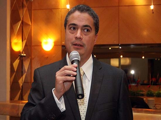 Renuncia el presidente del IEE