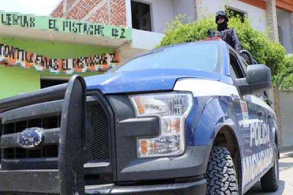 Tras enfrentamiento, hallan 8 cuerpos con huellas de tortura en Michoacán