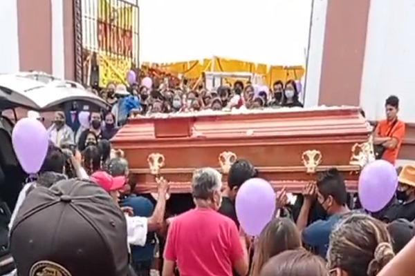 Sepultan a Sandra Elizabeth en Amozoc y su familia exige justicia