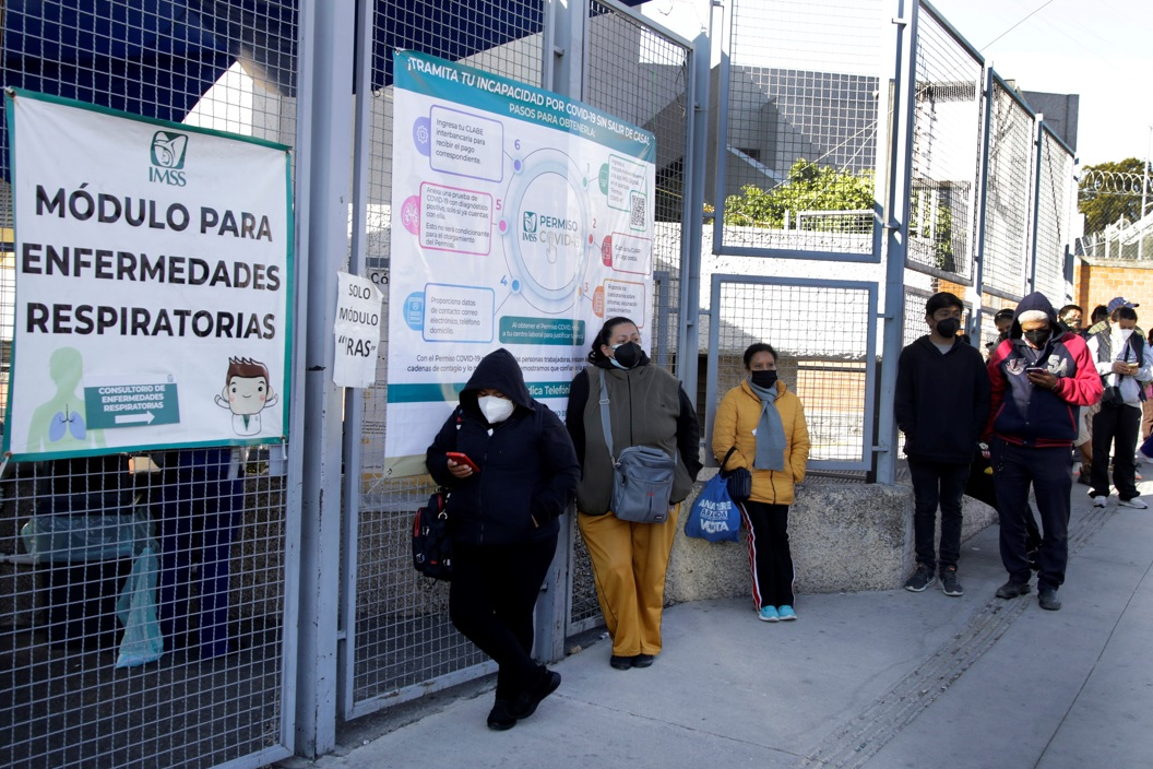 Puebla rebasa los 900 contagios diarios de COVID, “máximo histórico”: SSA