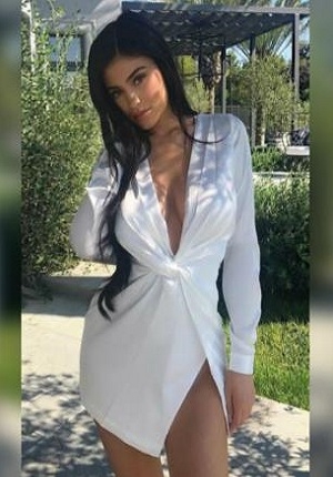 Kylie Jenner encendió redes sociales con sexy atuendo