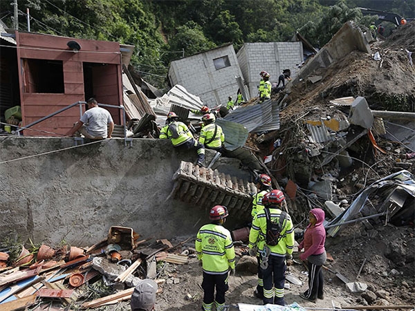 Sube a 69 el número de muertos por deslave en Guatemala