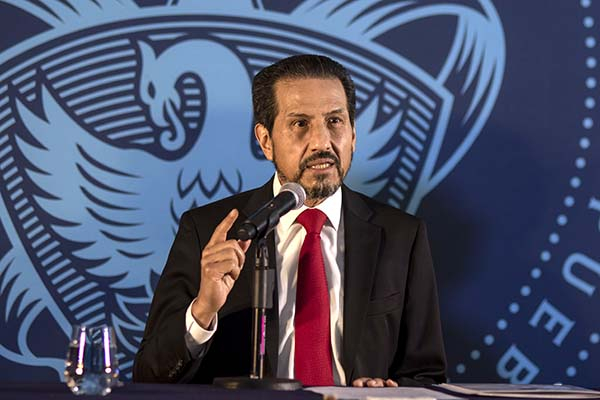 Universitarios decidirán el futuro de la BUAP: Alfonso Esparza Ortiz