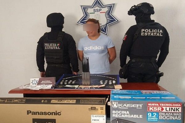 SSP Puebla detiene a “La Güera de San Martín” vendedora de mercancía robada