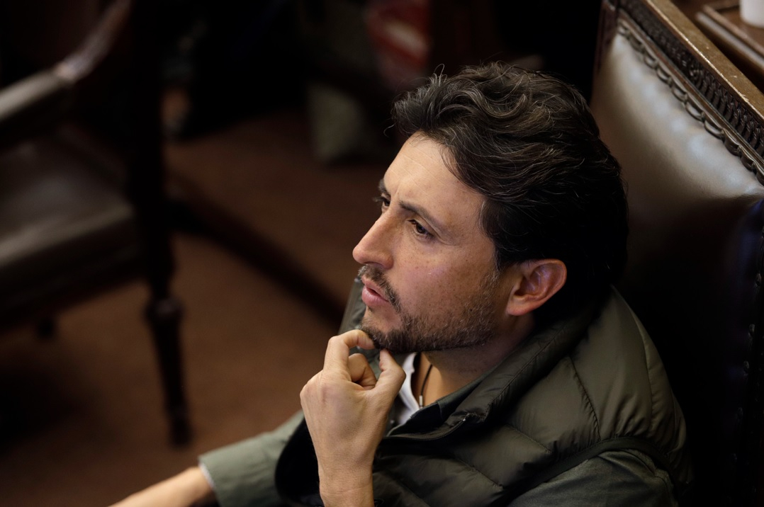 José Juan Espinosa es echado del Congreso por faltista
