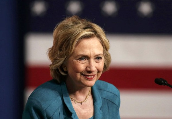 Hillary Clinton urge a Congreso acabar con embargo a Cuba
