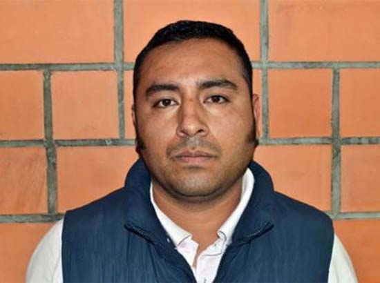 Alcalde de Tlaxcala golpea a albañil por “salpicar” su auto con mezcla