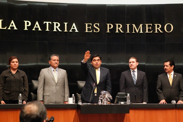 El poblano Luis Miguel Barbosa asume la presidencia del Senado