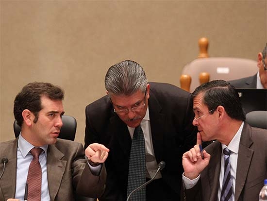 INE niega presiones de gobernadores para conformar organismos electorales locales