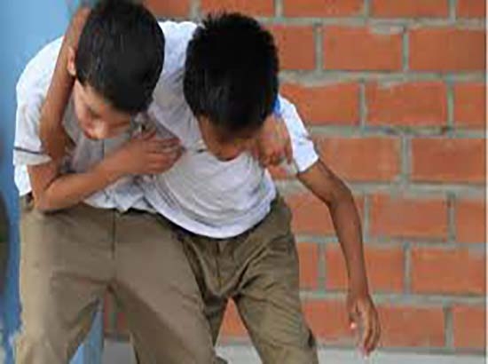 Niño de 6 años sufre bullying en escuela de Puebla y lo operan de un testículo