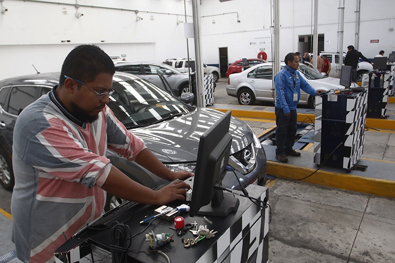 Profepa multa con 5 mdp a verificentros de Puebla